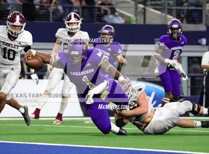 Thumbnail 3 in Hawley vs. Shiner (UIL Football 2A D1 Finals) photogallery.