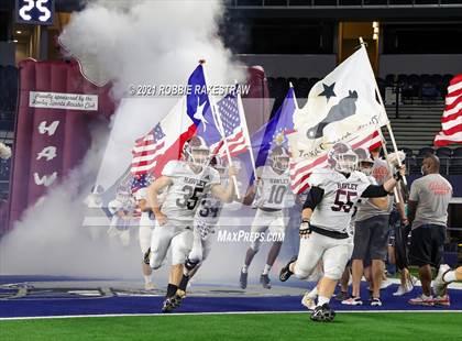 Thumbnail 3 in Hawley vs. Shiner (UIL Football 2A D1 Finals) photogallery.