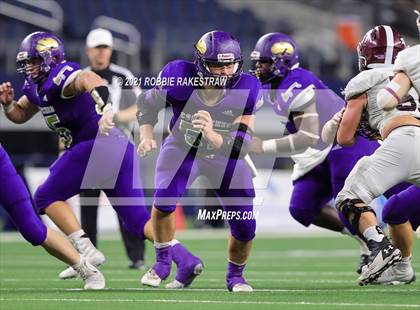 Thumbnail 1 in Hawley vs. Shiner (UIL Football 2A D1 Finals) photogallery.