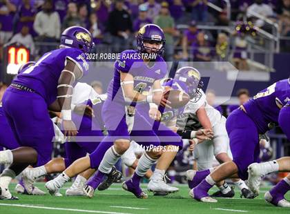 Thumbnail 3 in Hawley vs. Shiner (UIL Football 2A D1 Finals) photogallery.