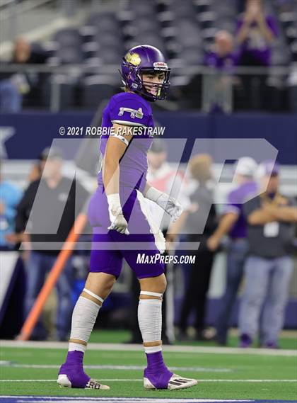Thumbnail 1 in Hawley vs. Shiner (UIL Football 2A D1 Finals) photogallery.