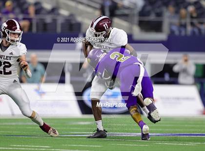 Thumbnail 1 in Hawley vs. Shiner (UIL Football 2A D1 Finals) photogallery.