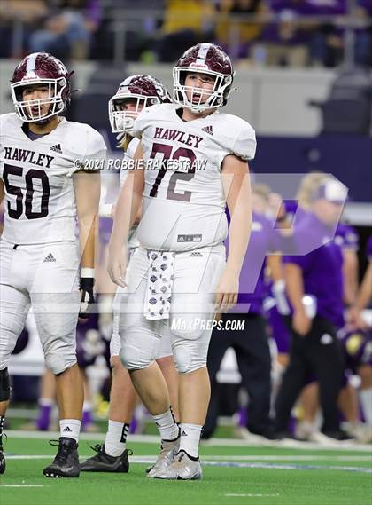 Thumbnail 1 in Hawley vs. Shiner (UIL Football 2A D1 Finals) photogallery.