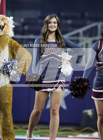 Thumbnail 1 in Hawley vs. Shiner (UIL Football 2A D1 Finals) photogallery.
