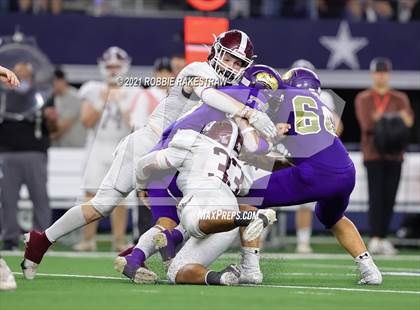 Thumbnail 2 in Hawley vs. Shiner (UIL Football 2A D1 Finals) photogallery.
