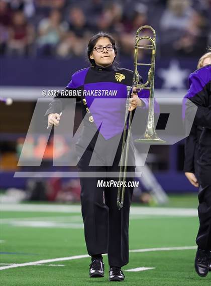 Thumbnail 1 in Hawley vs. Shiner (UIL Football 2A D1 Finals) photogallery.