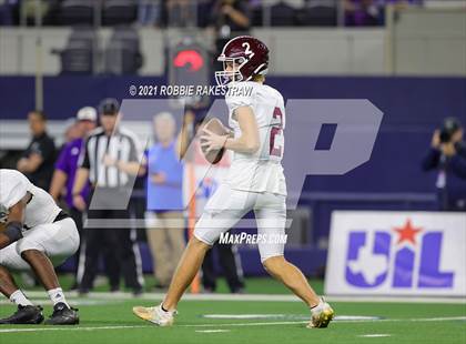 Thumbnail 2 in Hawley vs. Shiner (UIL Football 2A D1 Finals) photogallery.