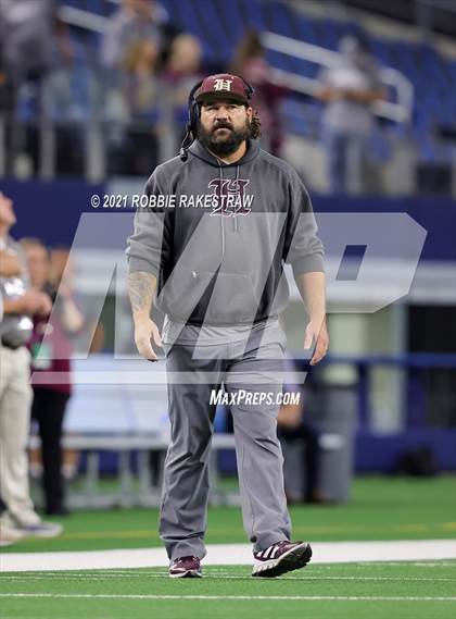 Thumbnail 2 in Hawley vs. Shiner (UIL Football 2A D1 Finals) photogallery.