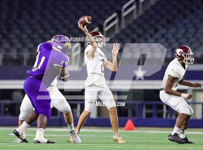 Thumbnail 1 in Hawley vs. Shiner (UIL Football 2A D1 Finals) photogallery.