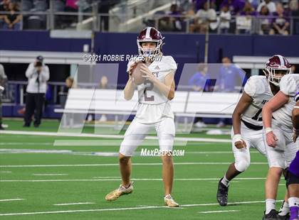 Thumbnail 2 in Hawley vs. Shiner (UIL Football 2A D1 Finals) photogallery.