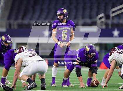 Thumbnail 1 in Hawley vs. Shiner (UIL Football 2A D1 Finals) photogallery.