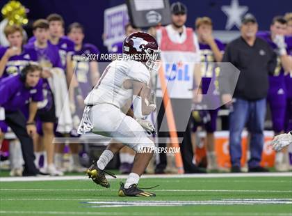Thumbnail 1 in Hawley vs. Shiner (UIL Football 2A D1 Finals) photogallery.