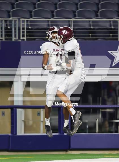 Thumbnail 3 in Hawley vs. Shiner (UIL Football 2A D1 Finals) photogallery.