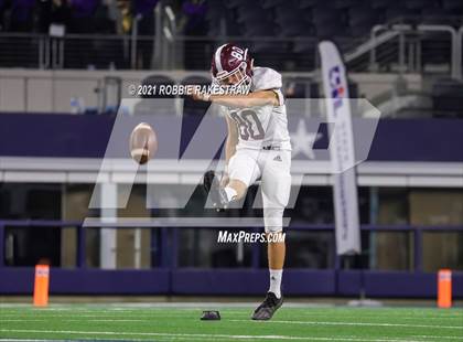 Thumbnail 3 in Hawley vs. Shiner (UIL Football 2A D1 Finals) photogallery.