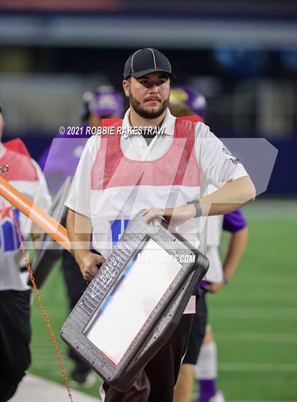 Thumbnail 3 in Hawley vs. Shiner (UIL Football 2A D1 Finals) photogallery.