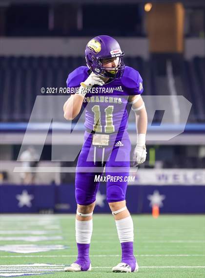 Thumbnail 3 in Hawley vs. Shiner (UIL Football 2A D1 Finals) photogallery.