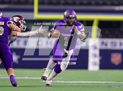 Thumbnail 2 in Hawley vs. Shiner (UIL Football 2A D1 Finals) photogallery.