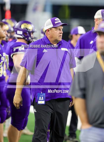 Thumbnail 3 in Hawley vs. Shiner (UIL Football 2A D1 Finals) photogallery.