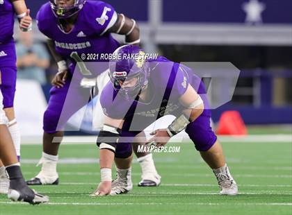 Thumbnail 2 in Hawley vs. Shiner (UIL Football 2A D1 Finals) photogallery.