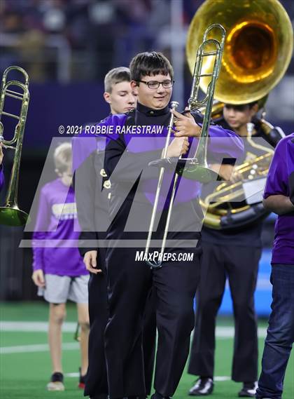 Thumbnail 2 in Hawley vs. Shiner (UIL Football 2A D1 Finals) photogallery.