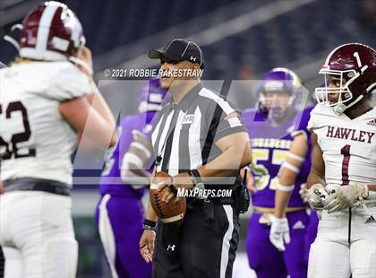 Thumbnail 3 in Hawley vs. Shiner (UIL Football 2A D1 Finals) photogallery.