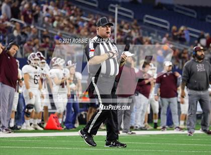 Thumbnail 2 in Hawley vs. Shiner (UIL Football 2A D1 Finals) photogallery.