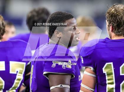Thumbnail 1 in Hawley vs. Shiner (UIL Football 2A D1 Finals) photogallery.