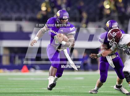 Thumbnail 3 in Hawley vs. Shiner (UIL Football 2A D1 Finals) photogallery.