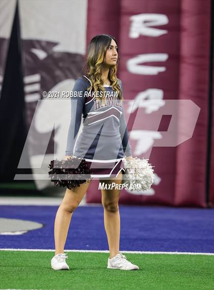 Thumbnail 1 in Hawley vs. Shiner (UIL Football 2A D1 Finals) photogallery.