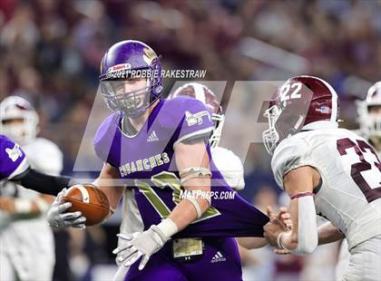 Thumbnail 1 in Hawley vs. Shiner (UIL Football 2A D1 Finals) photogallery.