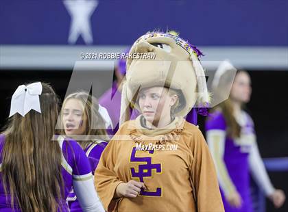 Thumbnail 3 in Hawley vs. Shiner (UIL Football 2A D1 Finals) photogallery.
