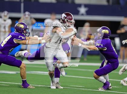 Thumbnail 3 in Hawley vs. Shiner (UIL Football 2A D1 Finals) photogallery.
