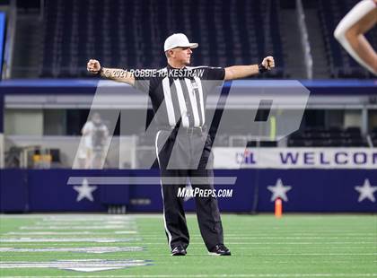 Thumbnail 3 in Hawley vs. Shiner (UIL Football 2A D1 Finals) photogallery.