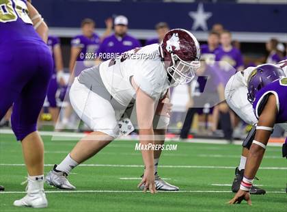 Thumbnail 3 in Hawley vs. Shiner (UIL Football 2A D1 Finals) photogallery.