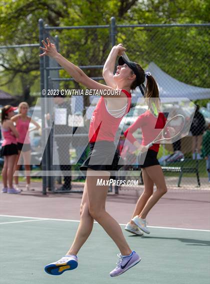 Thumbnail 2 in CHSAA 5A Semifinals photogallery.