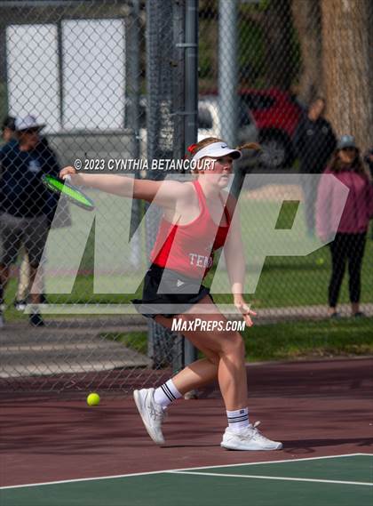Thumbnail 1 in CHSAA 5A Semifinals photogallery.
