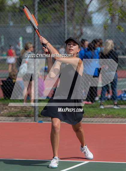 Thumbnail 1 in CHSAA 5A Semifinals photogallery.
