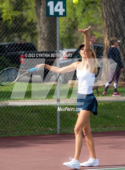Thumbnail 2 in CHSAA 5A Semifinals photogallery.