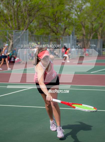Thumbnail 2 in CHSAA 5A Semifinals photogallery.