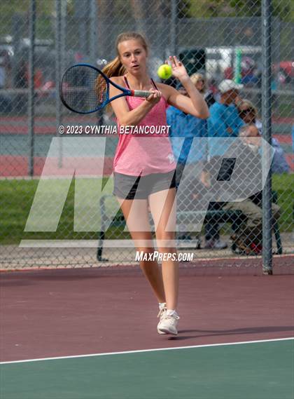 Thumbnail 2 in CHSAA 5A Semifinals photogallery.