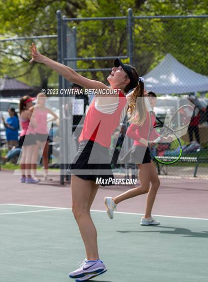 Thumbnail 1 in CHSAA 5A Semifinals photogallery.