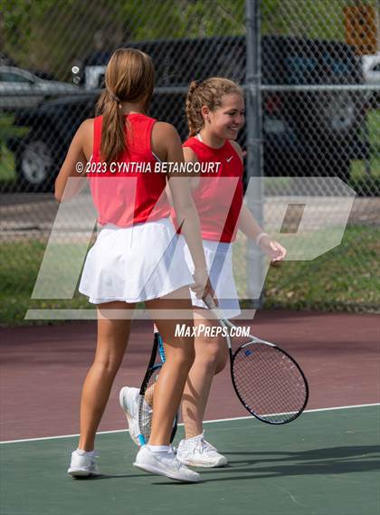Thumbnail 2 in CHSAA 5A Semifinals photogallery.