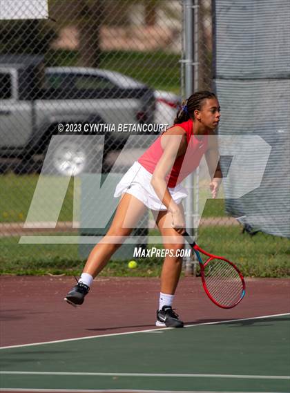 Thumbnail 1 in CHSAA 5A Semifinals photogallery.