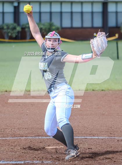 Thumbnail 1 in Nanakuli @ Leilehua photogallery.