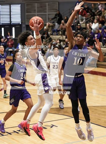 Thumbnail 1 in Caverna vs. Bardstown (KHSAA 5th Region Tournament) photogallery.