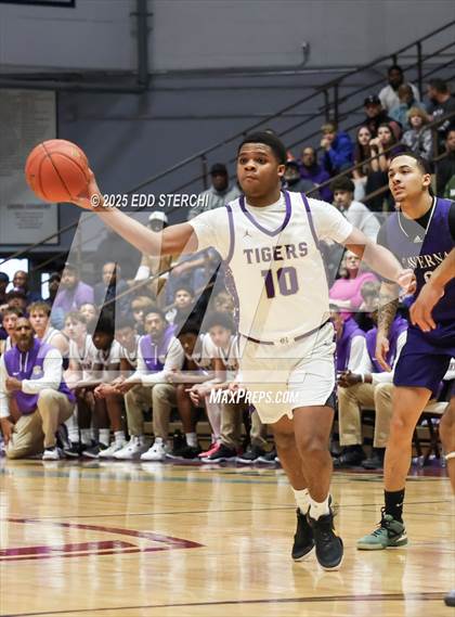 Thumbnail 1 in Caverna vs. Bardstown (KHSAA 5th Region Tournament) photogallery.