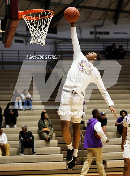 Thumbnail 1 in Caverna vs. Bardstown (KHSAA 5th Region Tournament) photogallery.