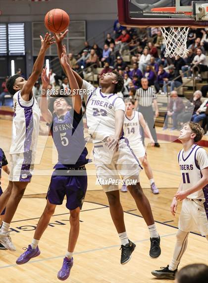 Thumbnail 2 in Caverna vs. Bardstown (KHSAA 5th Region Tournament) photogallery.