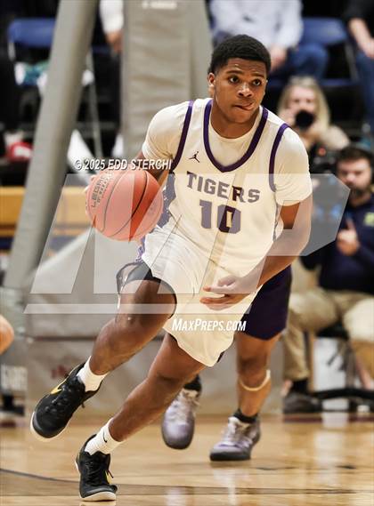 Thumbnail 2 in Caverna vs. Bardstown (KHSAA 5th Region Tournament) photogallery.