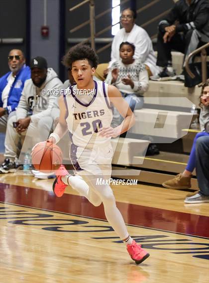 Thumbnail 1 in Caverna vs. Bardstown (KHSAA 5th Region Tournament) photogallery.